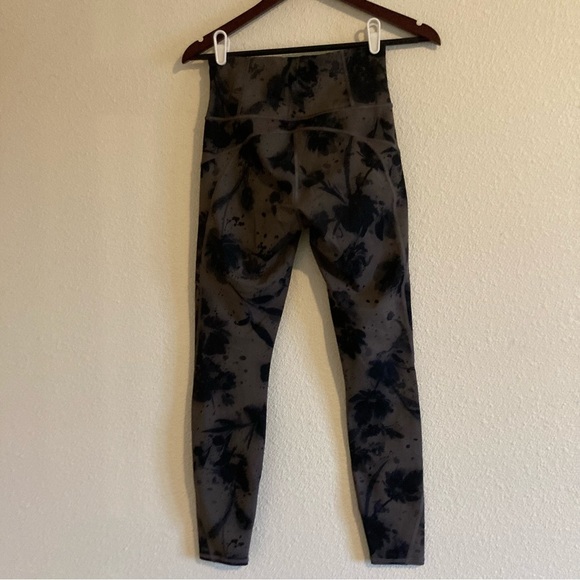 Athleta Women's Brown Floral Rainier Reflective Tight High Rise Leggings Size XS - Picture 10 of 16